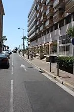 Happy Few Le Massenet Apartment *